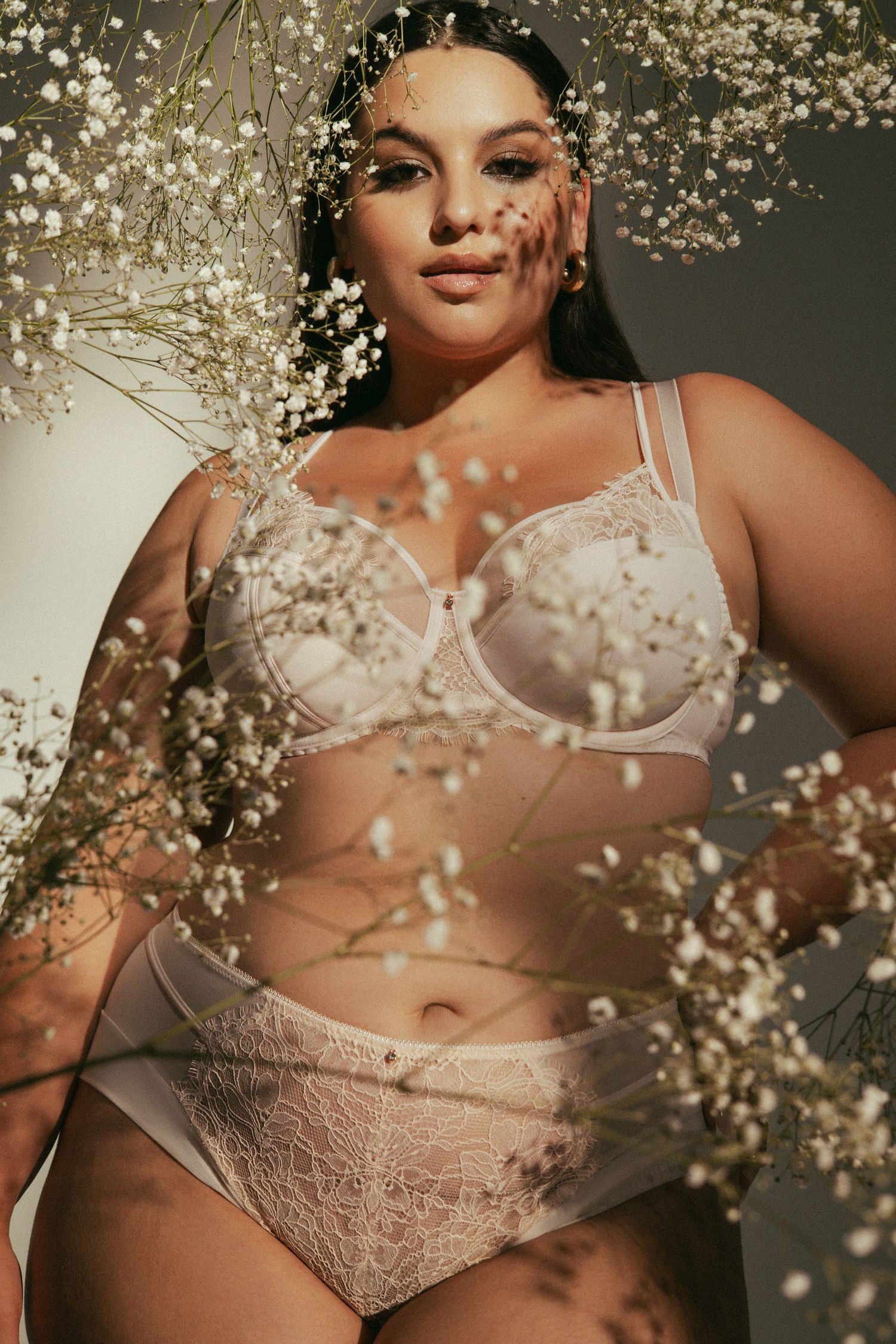 BIUSTONOSZ AV 2163 PÓŁ MIĘKKI PUDER